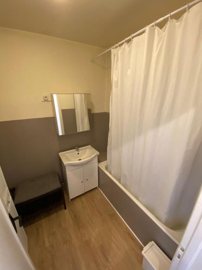 Chambre Deluxe Le Mans Bagian luar foto
